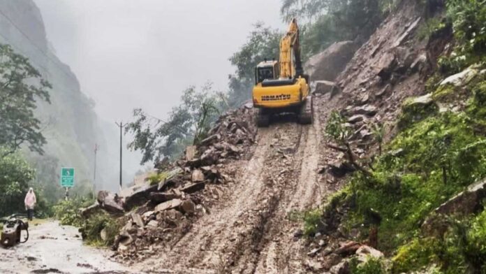 Landslide happening on Gangotri-Yamunotri Highway