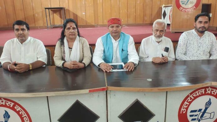 Center should release 10 thousand crore for disaster relief