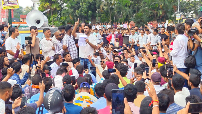 Berojgar-sangh Uttarakhand Unemployed Association