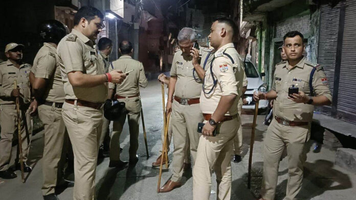 20000 people confined to their homes in Kashipur