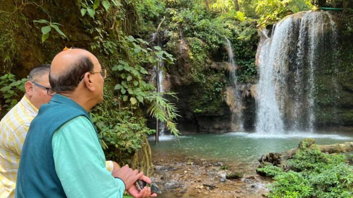Forest Minister dedicates Corbett Falls to public