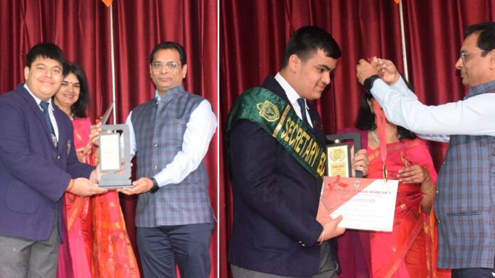 DPS-student DPS felicitates outstanding students