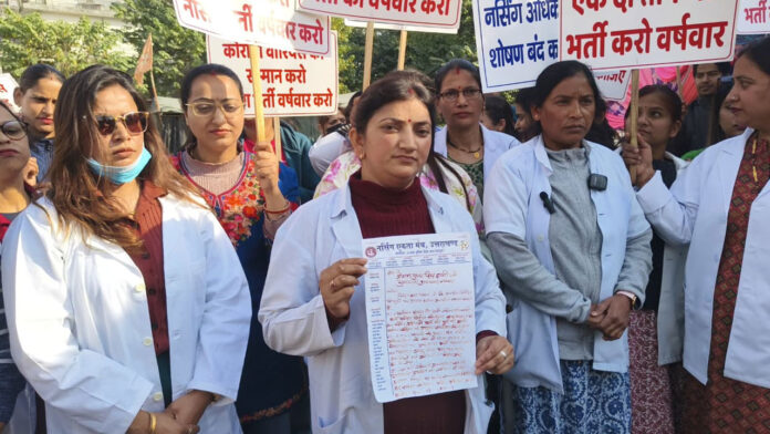 Nursing-officer Unemployed nursing officers wrote a 'letter in blood'