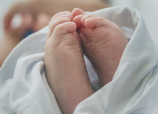 नाबालिग ने बच्ची को दिया जन्म, दुष्कर्म की आशंका Minor gave birth to a baby girl