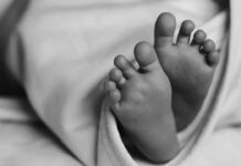 कलयुगी मां ने की 22 दिन की बच्ची की गला घोंटकर हत्या Mother strangles 22 day old girl to death