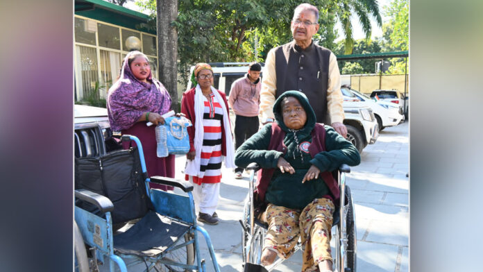 Ganesh Joshi provided wheelchair to elderly person