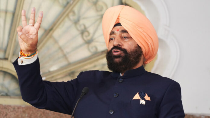 Hindi journalism has courage to question those in power