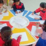 जिलाधिकारी के प्रयासों से मुख्यधारा से जुड़ने लगा सड़कों पर बिखरा बचपन A childhood scattered on the streets began to join the mainstream