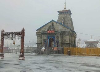 केदारनाथ में बारिश और बर्फबारी Rain and Snowfall in Kedarnath