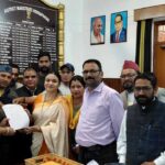 केदारनाथ पैदल मार्ग की कच्ची दुकानों को पूर्ववत संचालित करने की मांग Demand to Allow Temporary Shops to Operate as Before