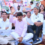 महिलाओं को 33 प्रतिशत आरक्षण दिए जाने की मांग को लेकर कांग्रेस ने दिया धरना Demand for 33 percent reservation for women