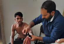 डीएवी में छात्र संघ समारोह के दौरान छात्रों के बीच झड़प, छात्र को लगा चाकू Clash Among Students at DAV