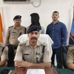 घर पर ताबड़तोड़ फायरिंग, बाल-बाल बचा परिवार Intense Firing at a House