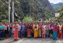 केदारघाटी में अवैध शराब के खिलाफ फूटा महिलाओं का गुस्सा Women's Anger Erupts Against Illicit Liquor