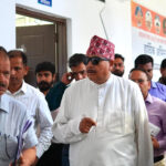 पुलिस कंट्रोल रूम में वायरलेस सेट न होने पर मंत्री खफा Minister upset over absence of wireless set in police control room