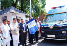 एचडीएफसी बैंक ने सीएसआर के तहत प्रदेश को सौंपी 4 अत्याधुनिक एम्बुलेंस, सीएम धामी ने एम्बुलेंस को दिखाई हरी झड़ी HDFC Bank Hands Over 4 Ambulances to State