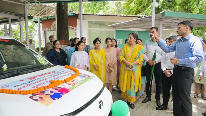 DDRC and Nari Niketan Receive Free EV Service