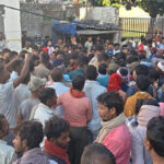 तेज रफ्तार डंपर ने श्रमिक को कुचला, गुस्साए लोगों का हंगामा Speeding dumper crushes worker