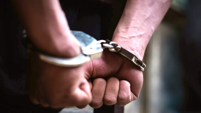 Three arrested for robbing a bike