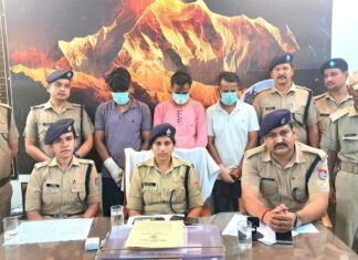 नकली नोट छापने वाले गिरोह का पर्दाफाश Counterfeit currency printing gang busted