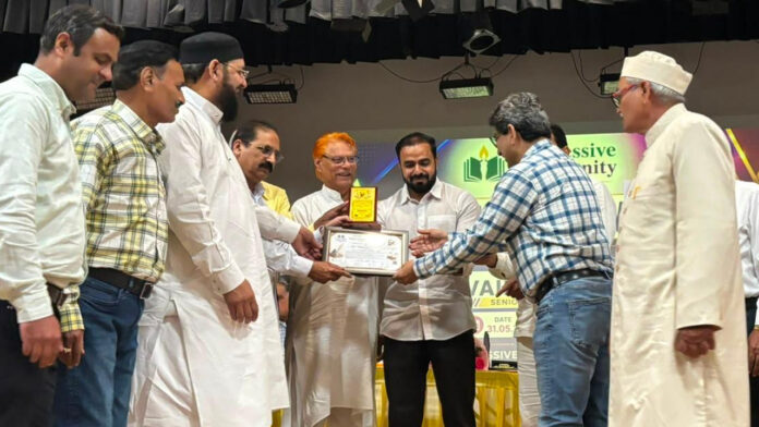 250 Meritorious Individuals and 26 Social Workers Honored