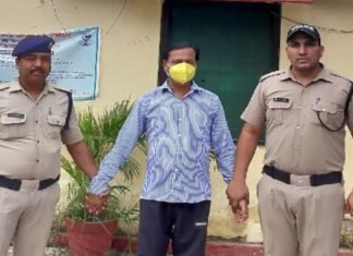 जमीनी धोखाधड़ी में फरार चल रहा गैंगस्टर गिरफ्तार Gangster wanted in land fraud case arrested