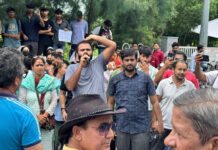 दिल्ली में लाठीचार्ज के खिलाफ देहरादून में प्रदर्शन Protest in Dehradun against lathi-charge in Delhi