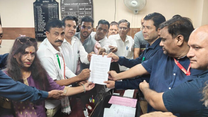 Congress protests against dismal state of affairs at Doon Hospital