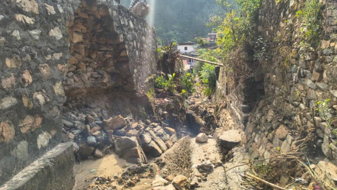 Wall Government hospital wall collapses