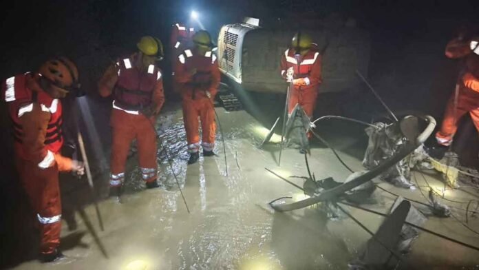 Two workers still missing in tunnel