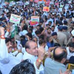 राहुल गांधी पर मुकदमें के खिलाफ कांग्रेस ने किया सचिवालय कूच, कई गिरफ्तारी Congress against case against Rahul Gandhi