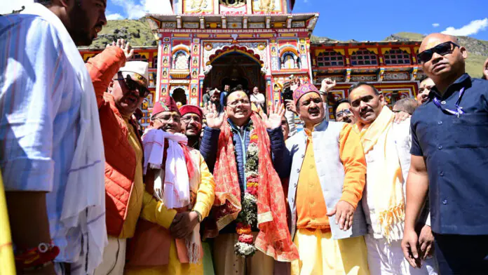 बदरीनाथ पहुंचे सीएम धामी, सांस्कृतिक महोत्सव में की शिरकत CM Dhami reaches Badrinath
